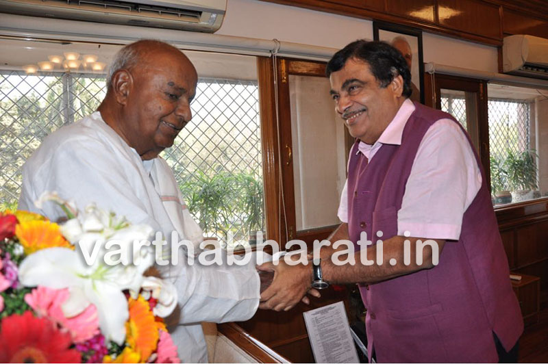 ಕಾವೇರಿ ಜಲ ವಿವಾದ ಕುರಿತು ಸುಪ್ರೀಂ ತೀರ್ಪು: ನಿತಿನ್ ಗಡ್ಕರಿ ಜೊತೆ ದೇವೇಗೌಡ ಚರ್ಚೆ